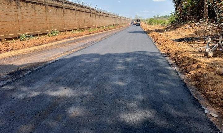 Transformação do acesso no bairro Nova Esperança com a pavimentação da Estrada das Granjas