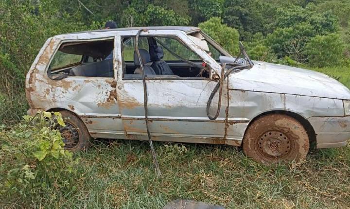 Três pessoas da mesma família morrem após carro afundar em represa em RO