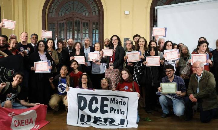 UFRJ presta homenagem a vítimas da ditadura com diplomas póstumos