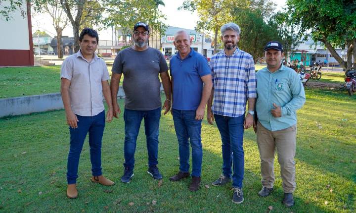 Wiveslando Neiva destaca importância das lousas digitais para fortalecer a aprendizagem nas escolas de Corumbiara