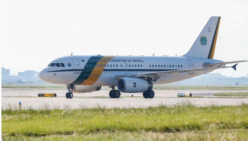 Lula adia compra de avião presidencial