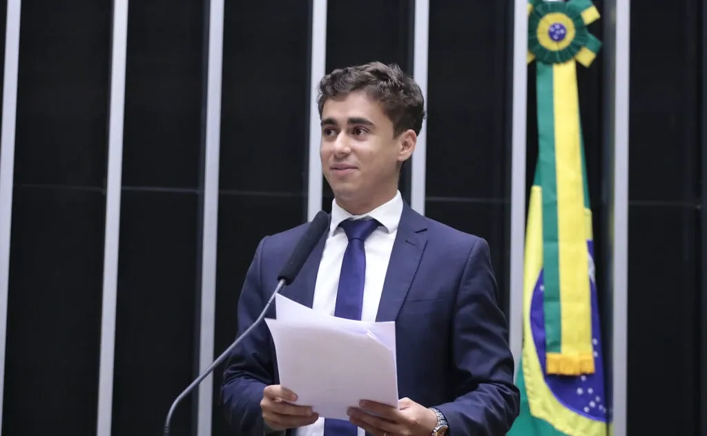 Nikolas Ferreira lidera pesquisa para governo de MG com 30,9%, diz Veritá