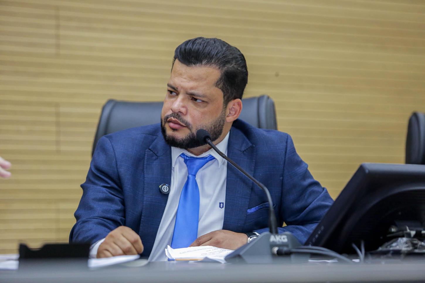 Deputado Edevaldo Neves solicita campanha de vacinação contra Hepatite B para policiais penais em Rondônia