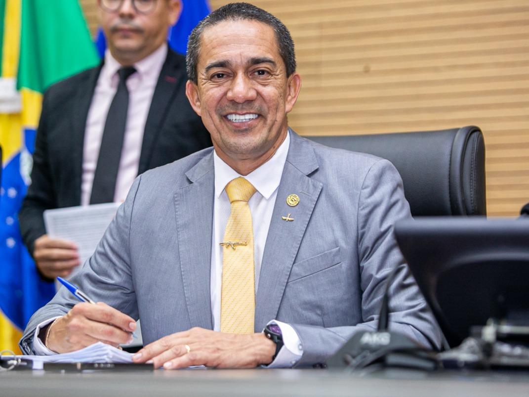 Gabinete Itinerante de Eyder Brasil leva serviços gratuitos à população neste sábado