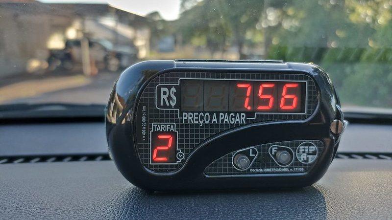 Câmara aprova medida provisória que isenta taxistas de taxa de verificação de taxímetros