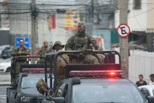 Paraguai reforça fronteira com Brasil após alerta sobre fuga de integrantes do Comando Vermelho