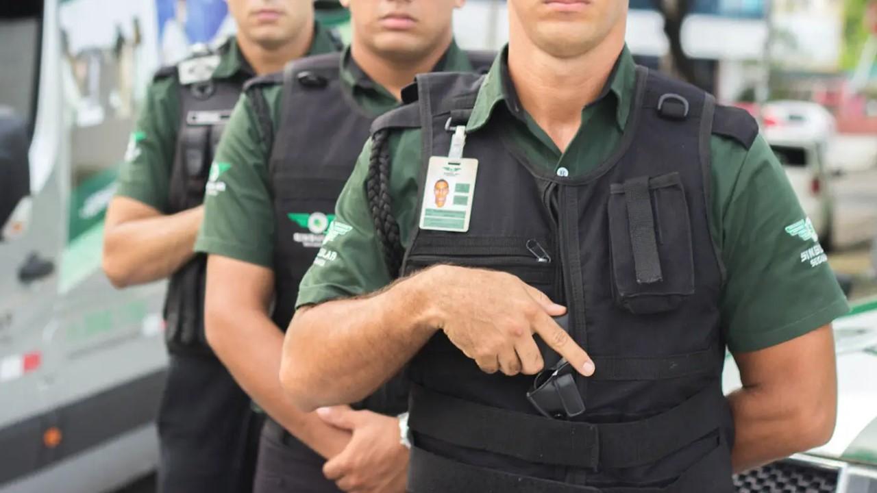 Câmara aprova projeto que libera armas de alto calibre para vigilantes em serviços de alto risco