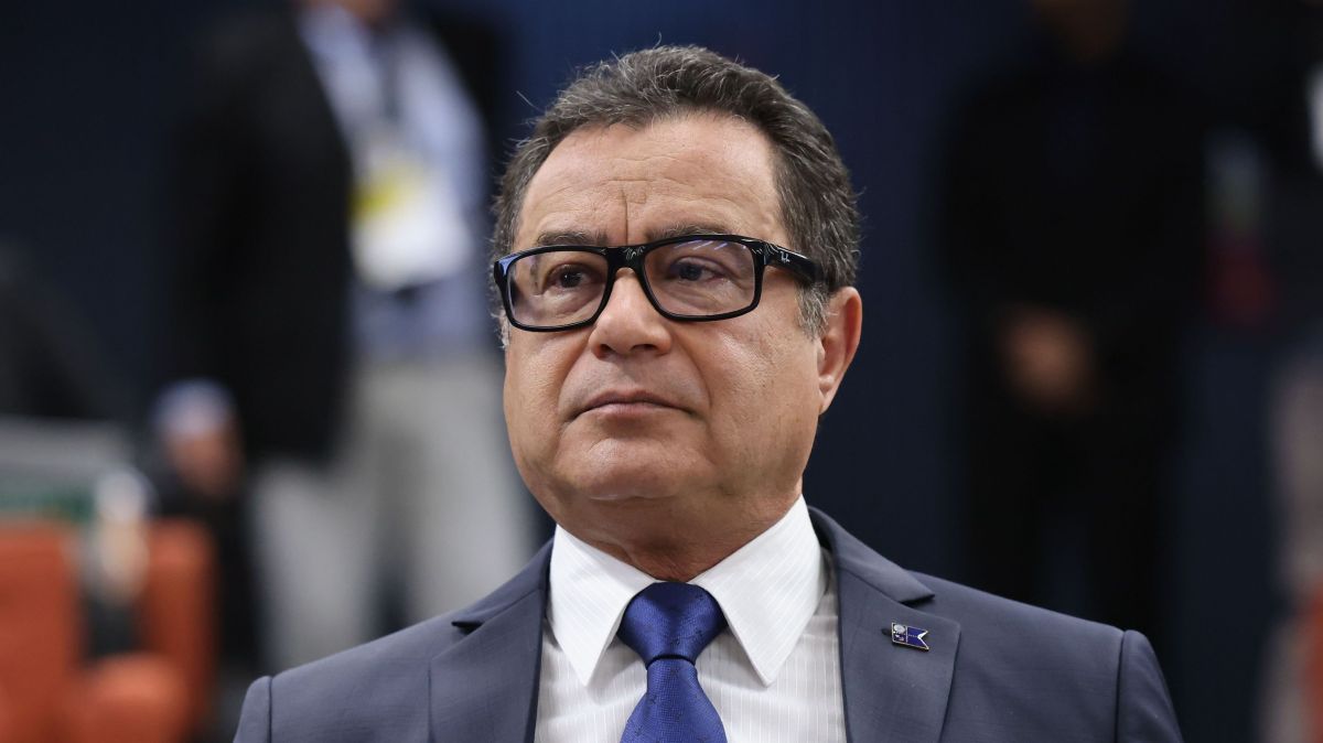 Moraes autoriza Garnier a ler, trabalhar e fazer videoconferência da prisão