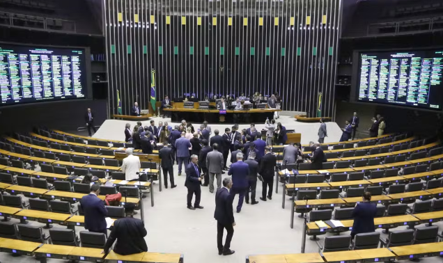 PF realiza operação contra desvios de emendas parlamentares; ex-assessora de Lira é alvo