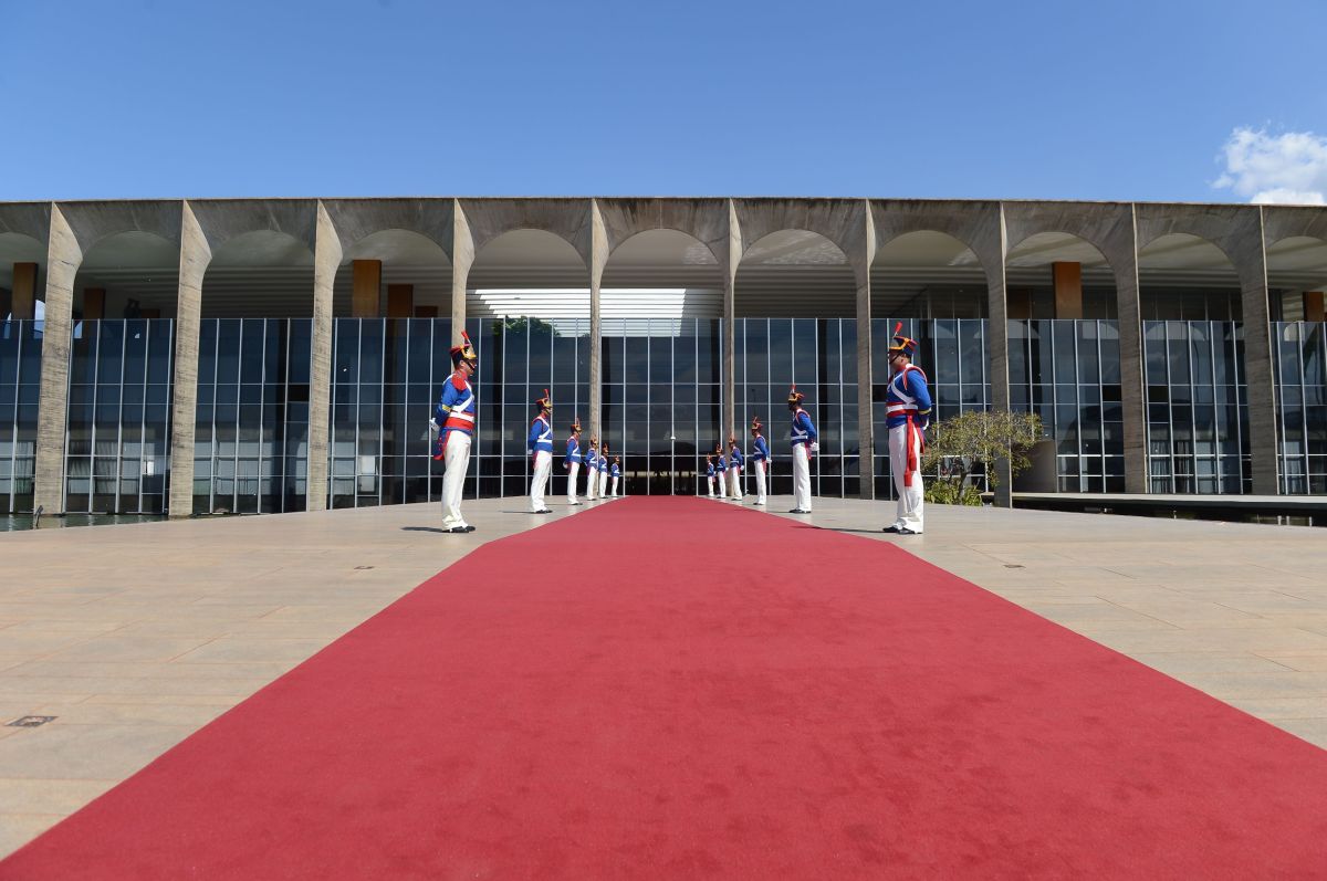 Em nota, Brasil defende resolução sem “ingerência externa” na Venezuela