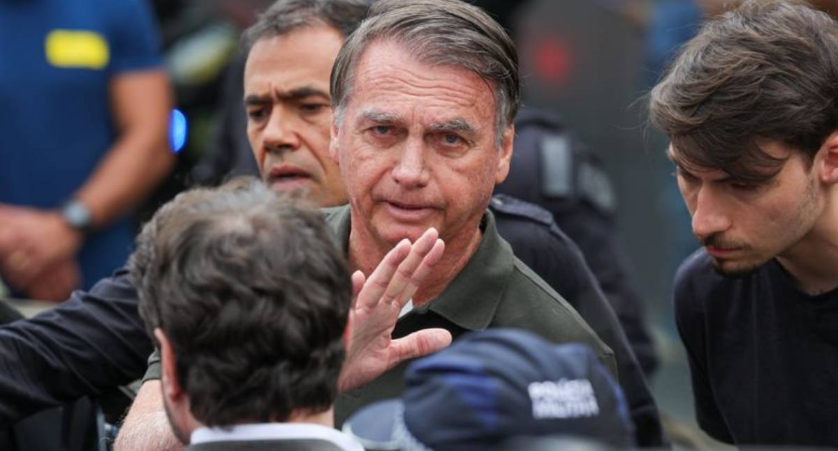 Alexandre de Moraes concede prisão domiciliar a Jair Bolsonaro