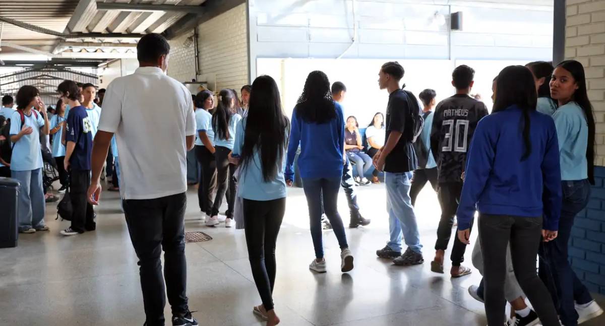 Pé-de-Meia: MEC paga incentivos para nascidos em novembro e dezembro