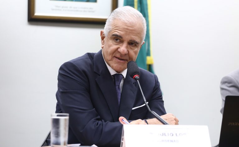 Frentes parlamentares criticam fim da 