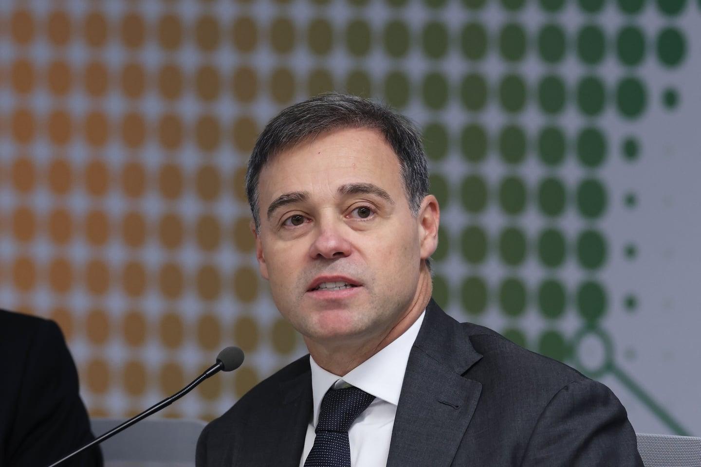 André Mendonça determina a saída do diretor-geral da PF e menciona ‘1984’ em crítica a relatórios de inteligência