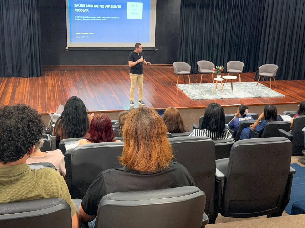 Capacitação de mais de 660 servidores para emergências nas escolas de Porto Velho
