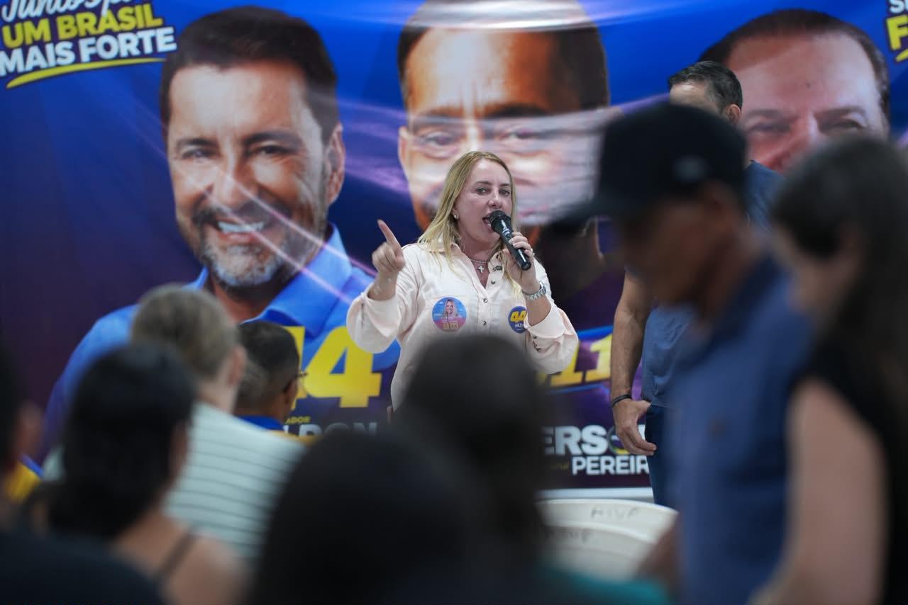 Com 'Pé na Estrada', Ieda Chaves percorre Pimenta Bueno e Espigão D`Oeste e tem contato direto com eleitores