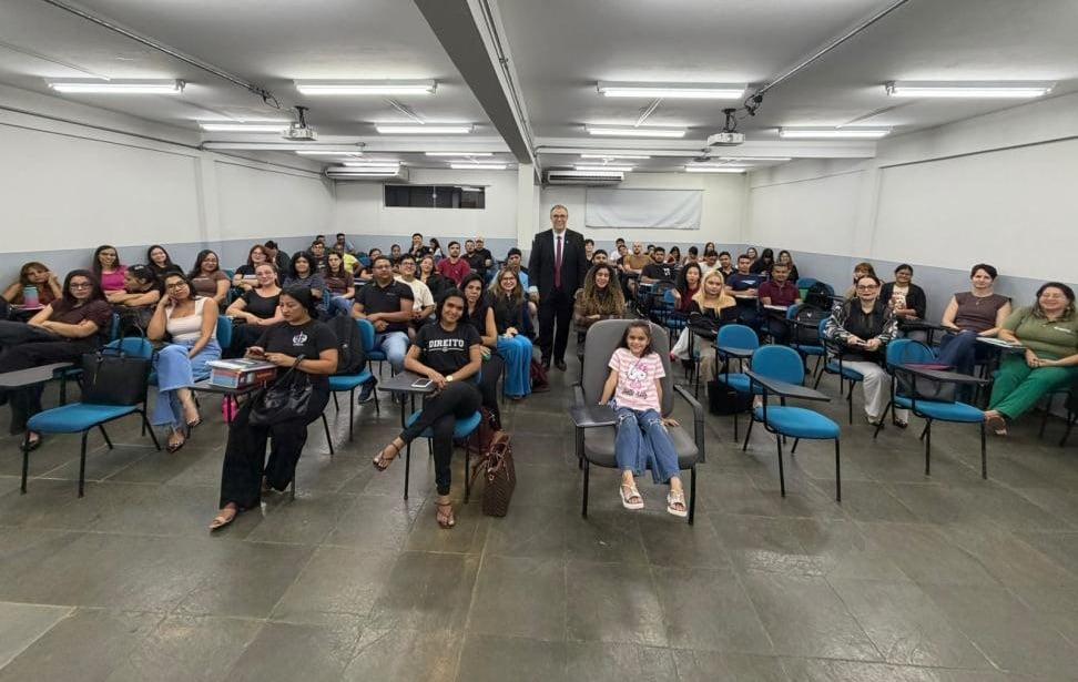 Debate sobre sustentabilidade e consumo consciente é promovido pelo MPRO com estudantes de Direito