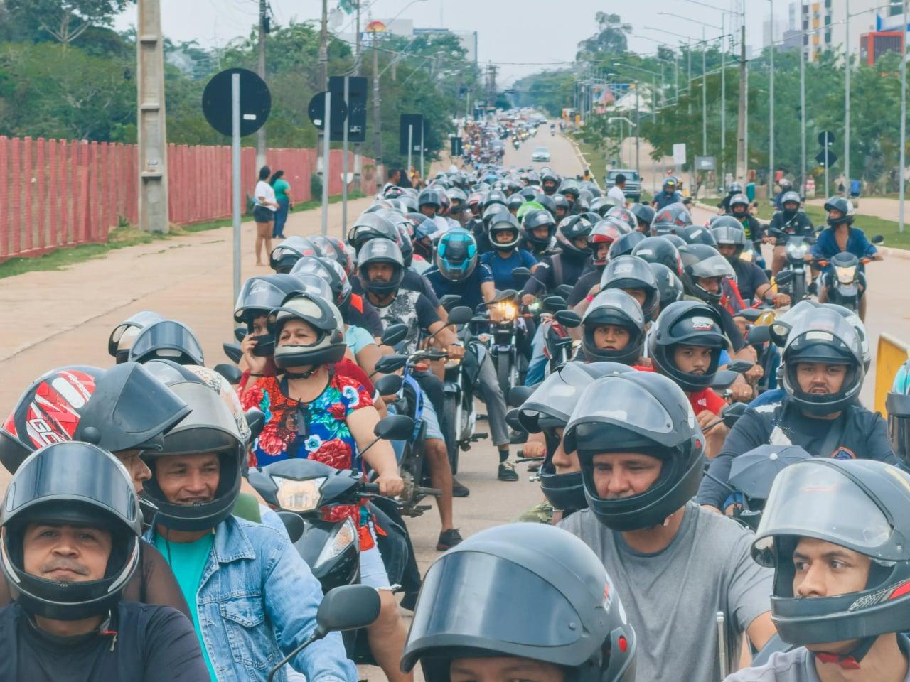 Entregues 600 capacetes durante a semana de conscientização no trânsito