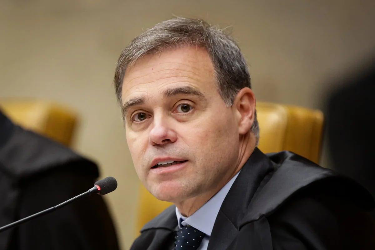 Limitações impostas por Mendonça à Inteligência da PF