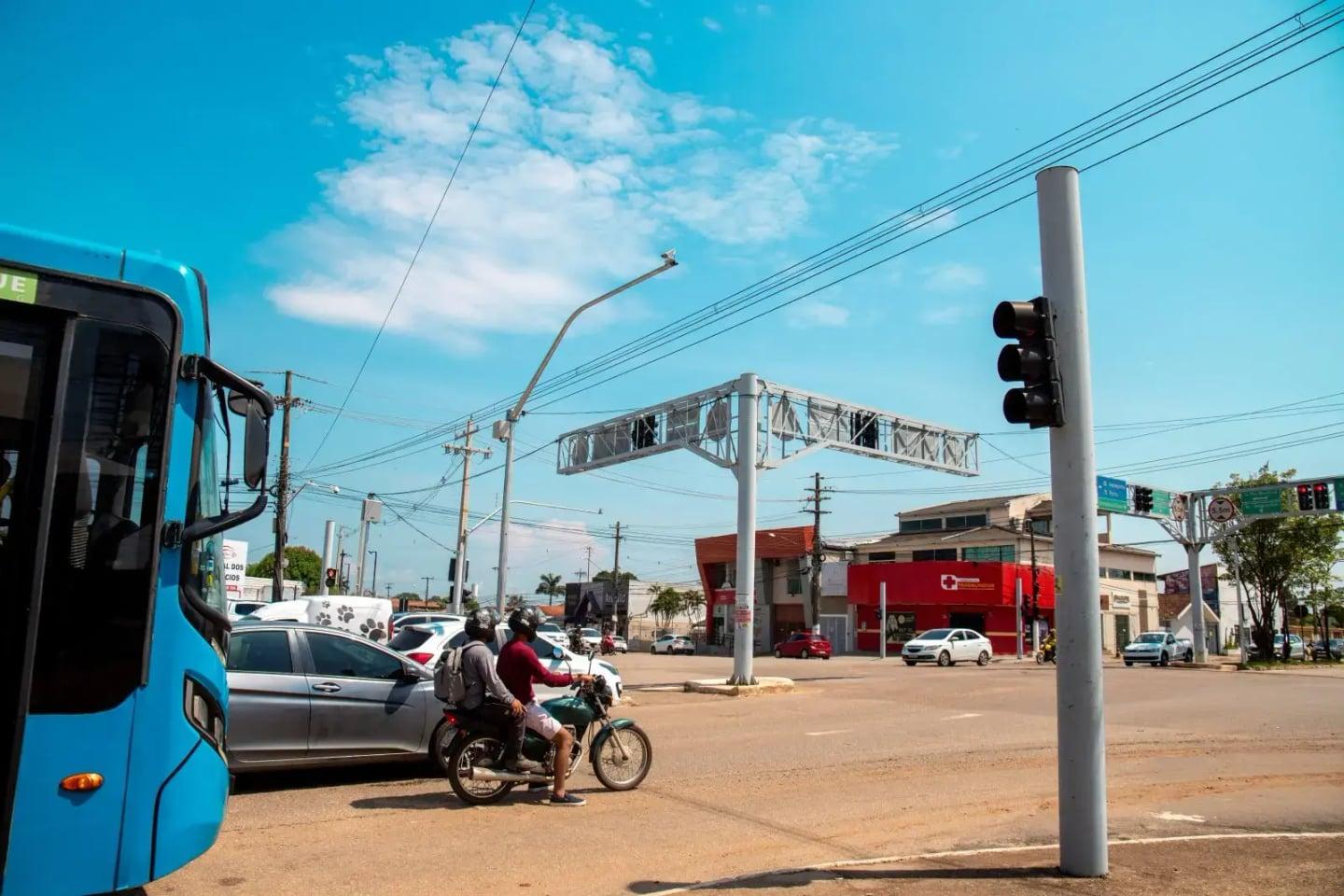 Medidas simples para motociclistas minimizam riscos no trânsito