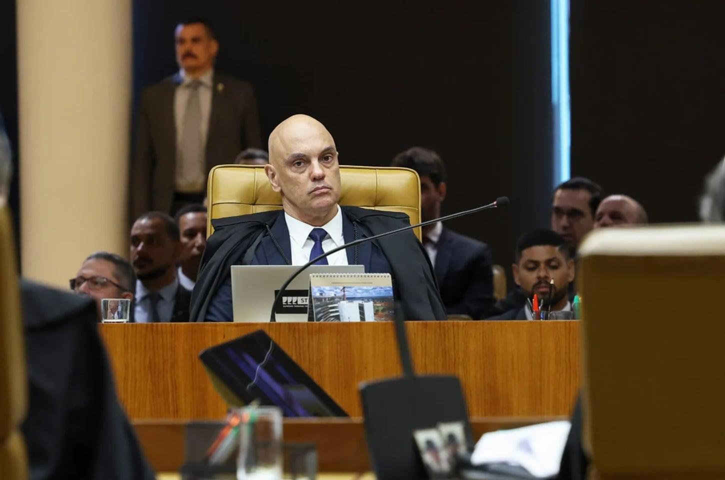 Moraes se declara impedido para relatar ação que envolve a própria esposa