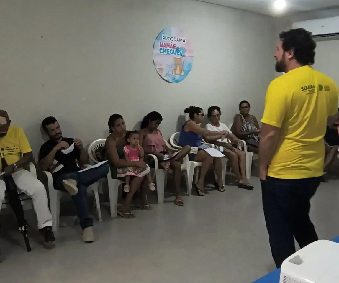 Palestra e trabalho em grupo promovem valorização da vida no Cras Teodoro Crommo