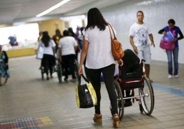 Prioridade na matrícula de estudantes com deficiência em escola de tempo integral próxima