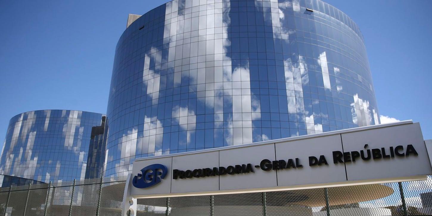 Procuradores solicitam cautela em meio à crise no STF