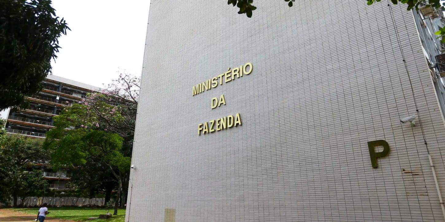 Projeção do PIB é ajustada para 2% em 2026 e 2,3% em 2027 pelo governo