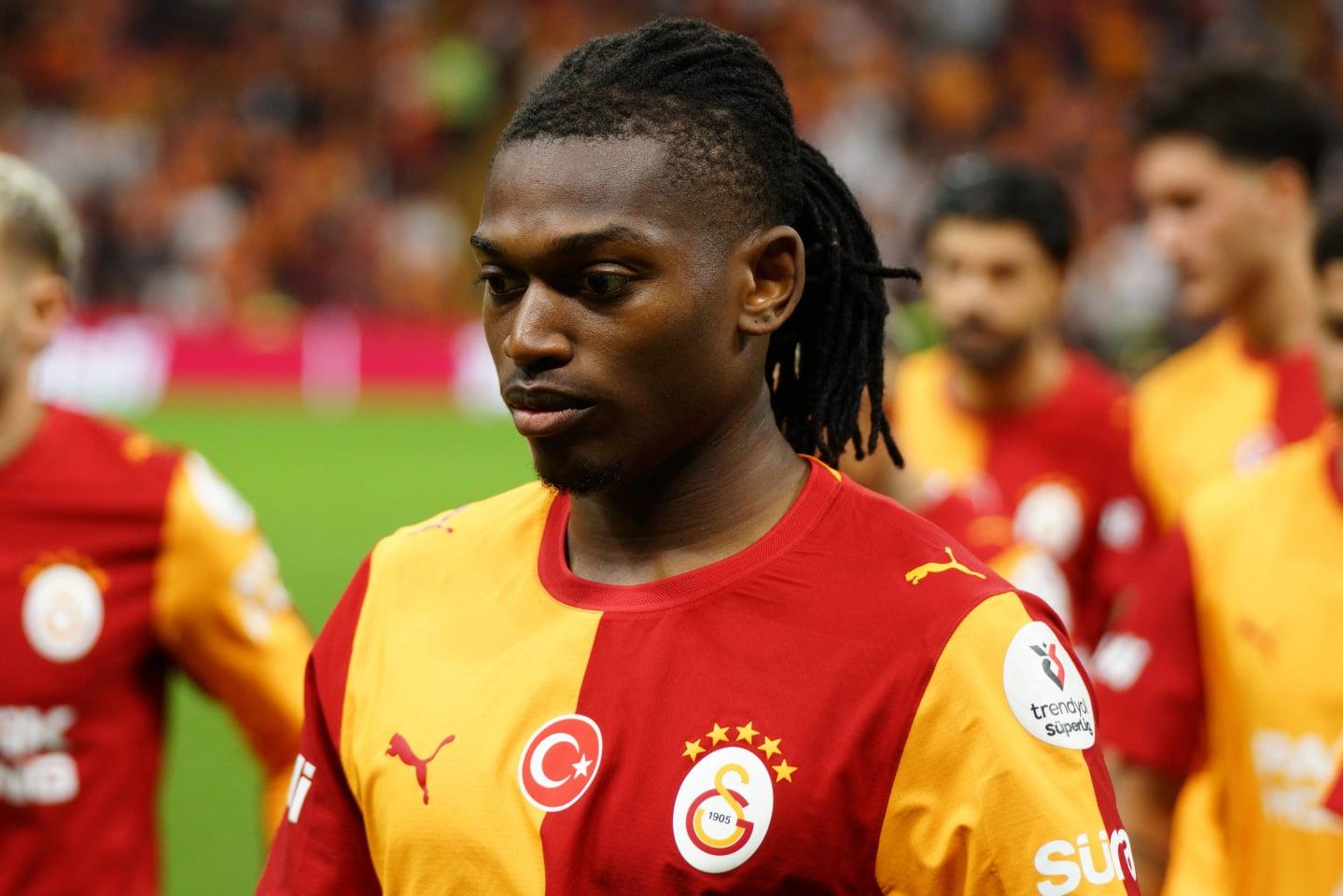 Rafael Leão: Por que ele enfrenta críticas após mudança para a Turquia?