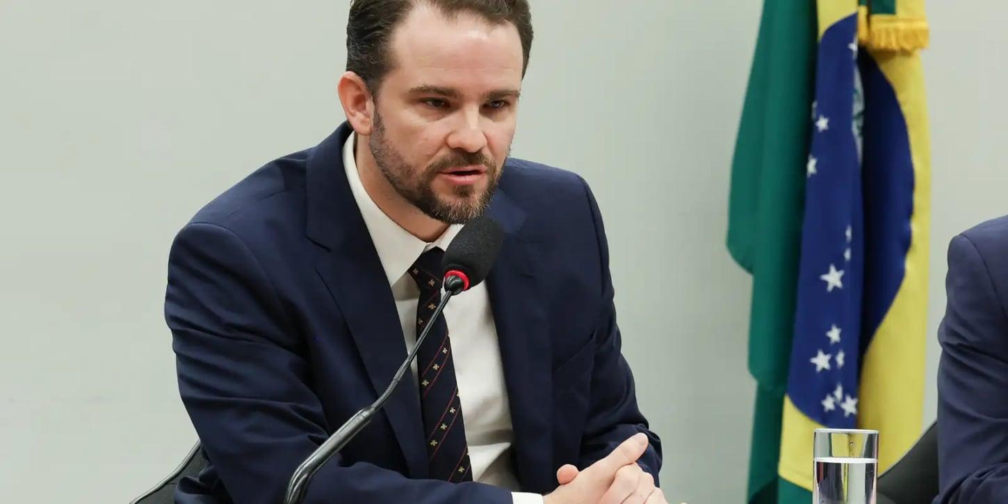 Recebimento de recursos do crime organizado por financiador do filme Dark Horse