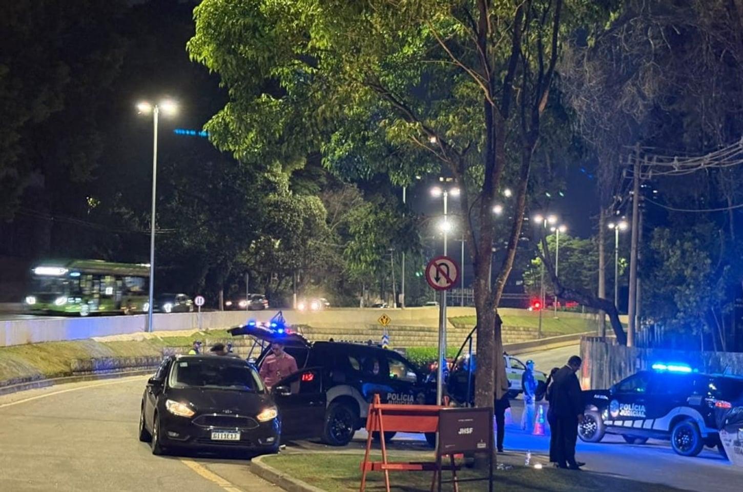 Rua interditada durante casamento do filho de Moraes gera conflito com empresário