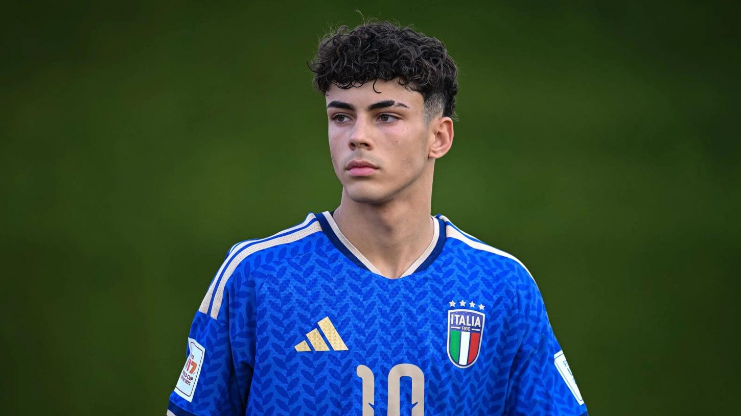 Samuele Inácio, a promessa do Dortmund, é chamado e reafirma opção pela Itália em detrimento do Brasil