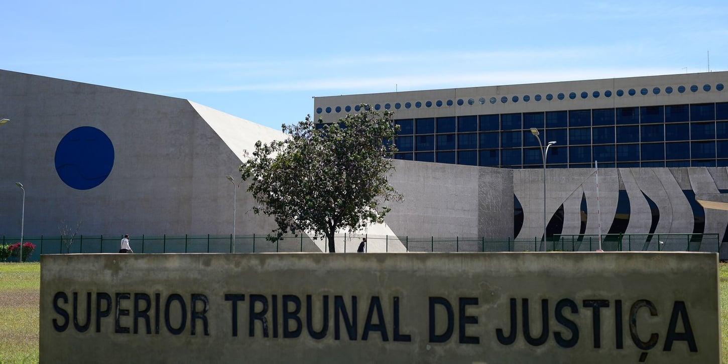 Suspensão dos Processos sobre Locação de Curta Temporada em Condomínios pelo STJ