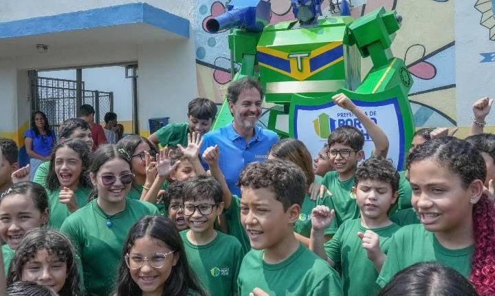 Uso de robô com inteligência artificial para monitoramento nas escolas municipais