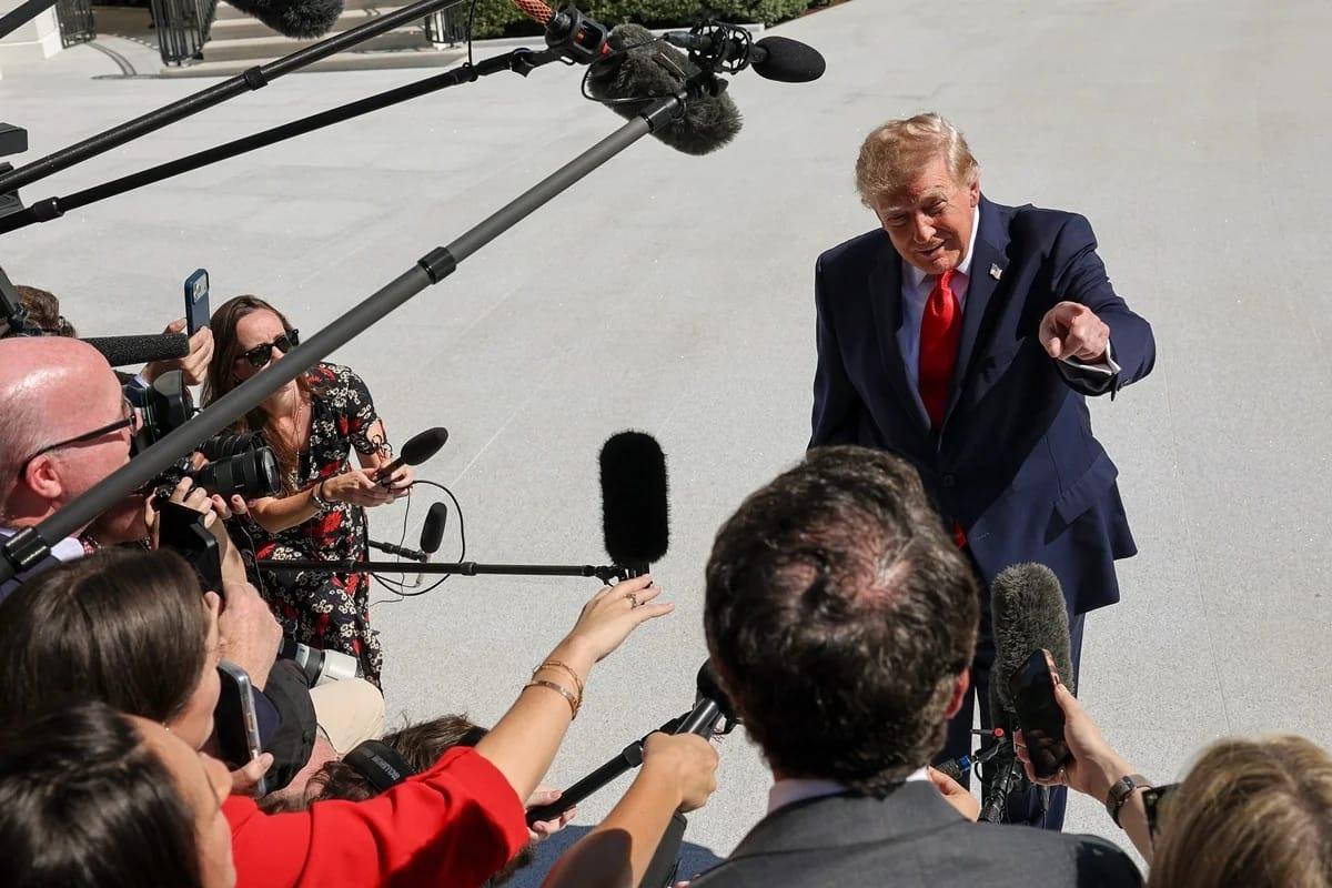 A três dias da votação, Trump afirma acompanhar eleição brasileira de perto