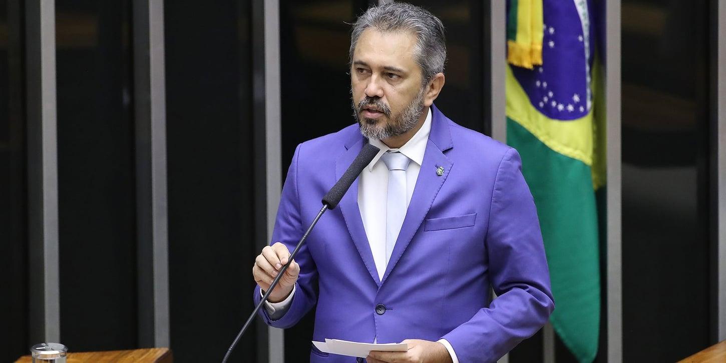 Elmano é reeleito governador do Ceará no primeiro turno