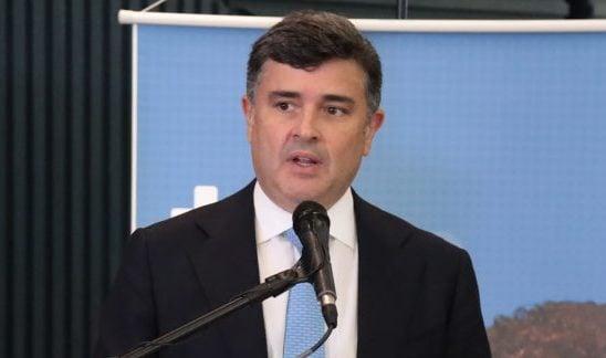 Empresas que atrasarem pagamento a médicos poderão ser punidas por projeto