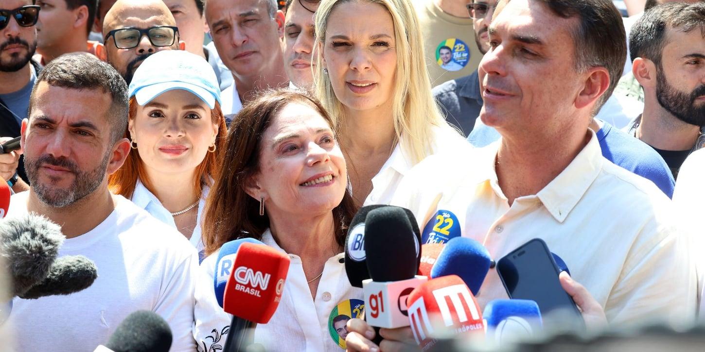 Flávio Bolsonaro promete continuidade do Bolsa Família e do Farmácia Popular