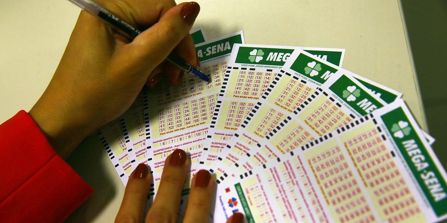Prêmio da Mega-Sena chega a R$ 112 milhões após nova acumulação; veja as dezenas sorteadas