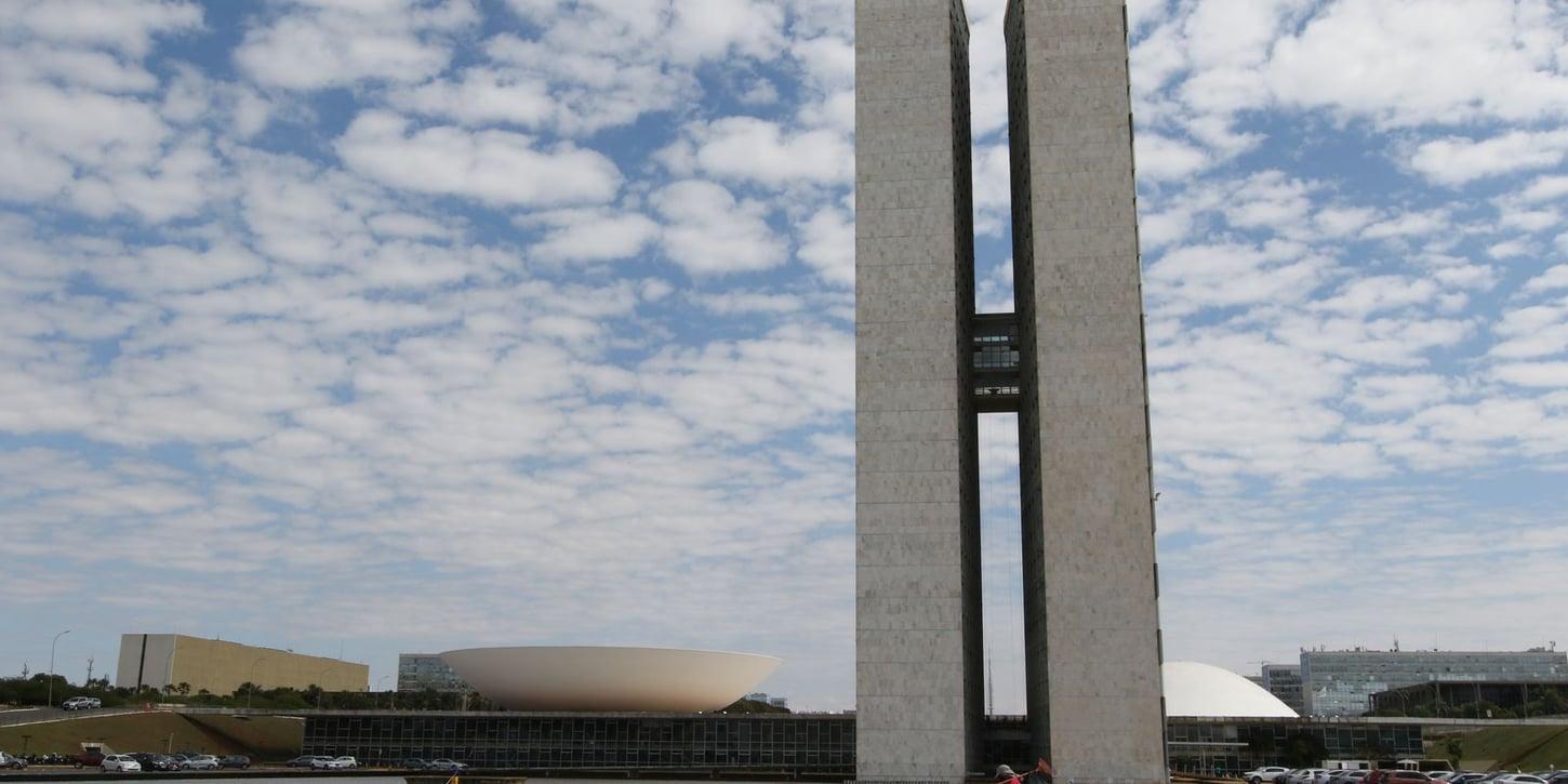 Senado define nova data para votação da proposta que extingue a escala 6x1
