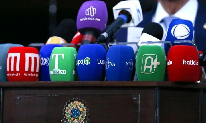 Ataques em redes sociais: mais de 14 mil agressões a jornalistas durante as eleições