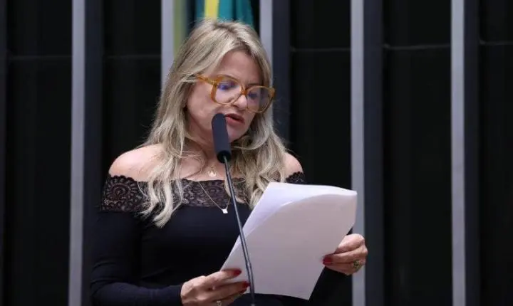 Câmara aprova oferta de consultas no SUS para orientação em saúde reprodutiva de jovens