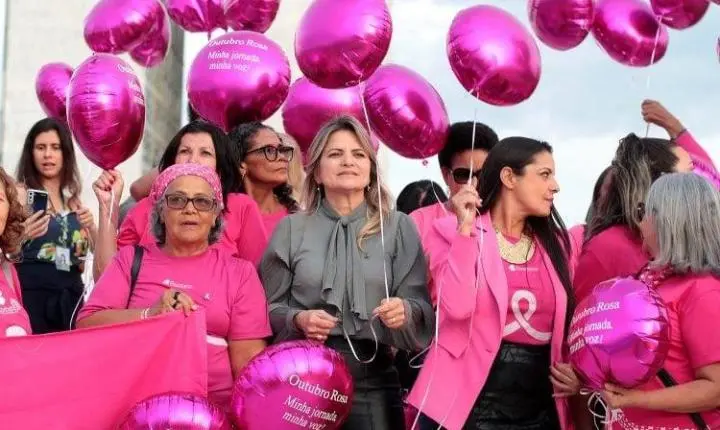 Deputada Flávia Morais destaca a relevância do diagnóstico precoce durante o Outubro Rosa