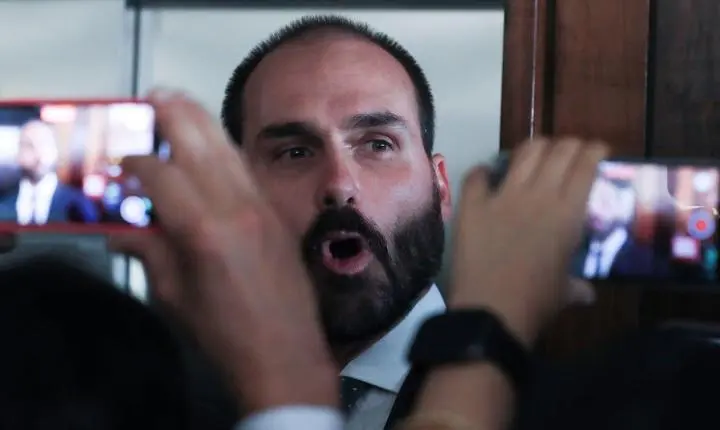Eduardo Bolsonaro figura em lista de pena a ser cumprida