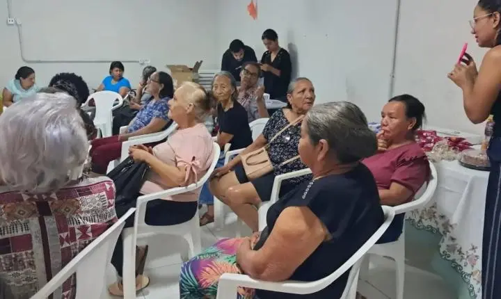 Encontro no Cras Dona Cotinha discute inclusão digital para a terceira idade