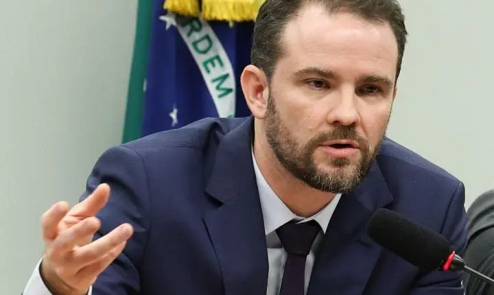 Envio de MP do Imposto Seletivo é aguardado após o segundo turno das eleições, segundo Durigan