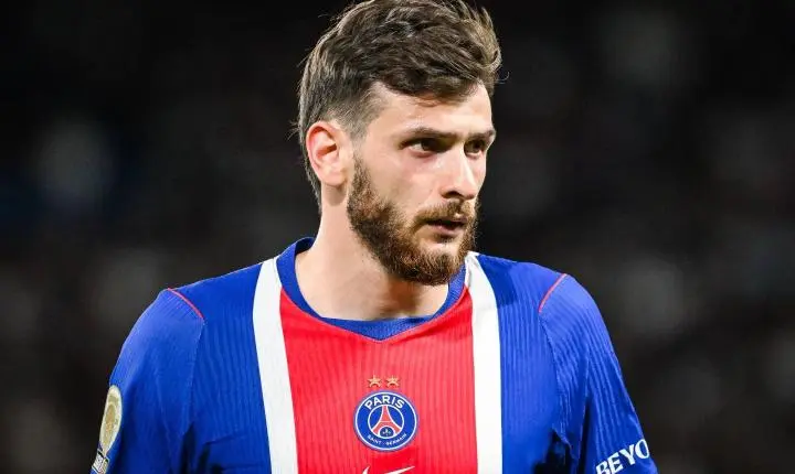 Ex-jogador do Ajax: 'O comparamos a Kvaratskhelia. Ele pode se tornar tão significativo quanto no PSG'