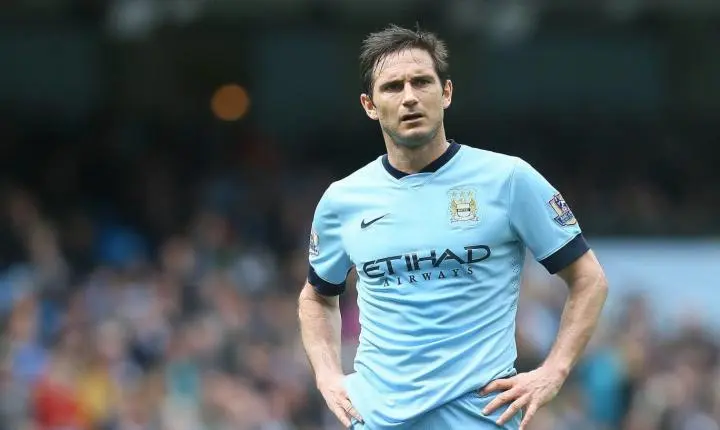 Lampard se posiciona com cautela sobre caso do Manchester City em temporada sob investigação