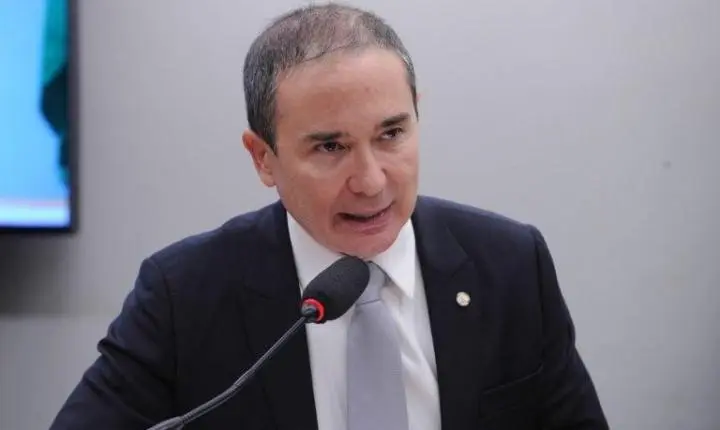 Proibição de anúncios em planos de streaming sem publicidade é tema de projeto de lei